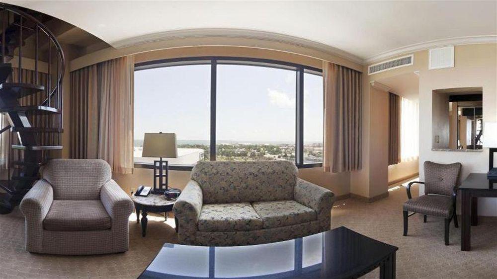 Готель Crowne Plaza Pensacola Grand Екстер'єр фото