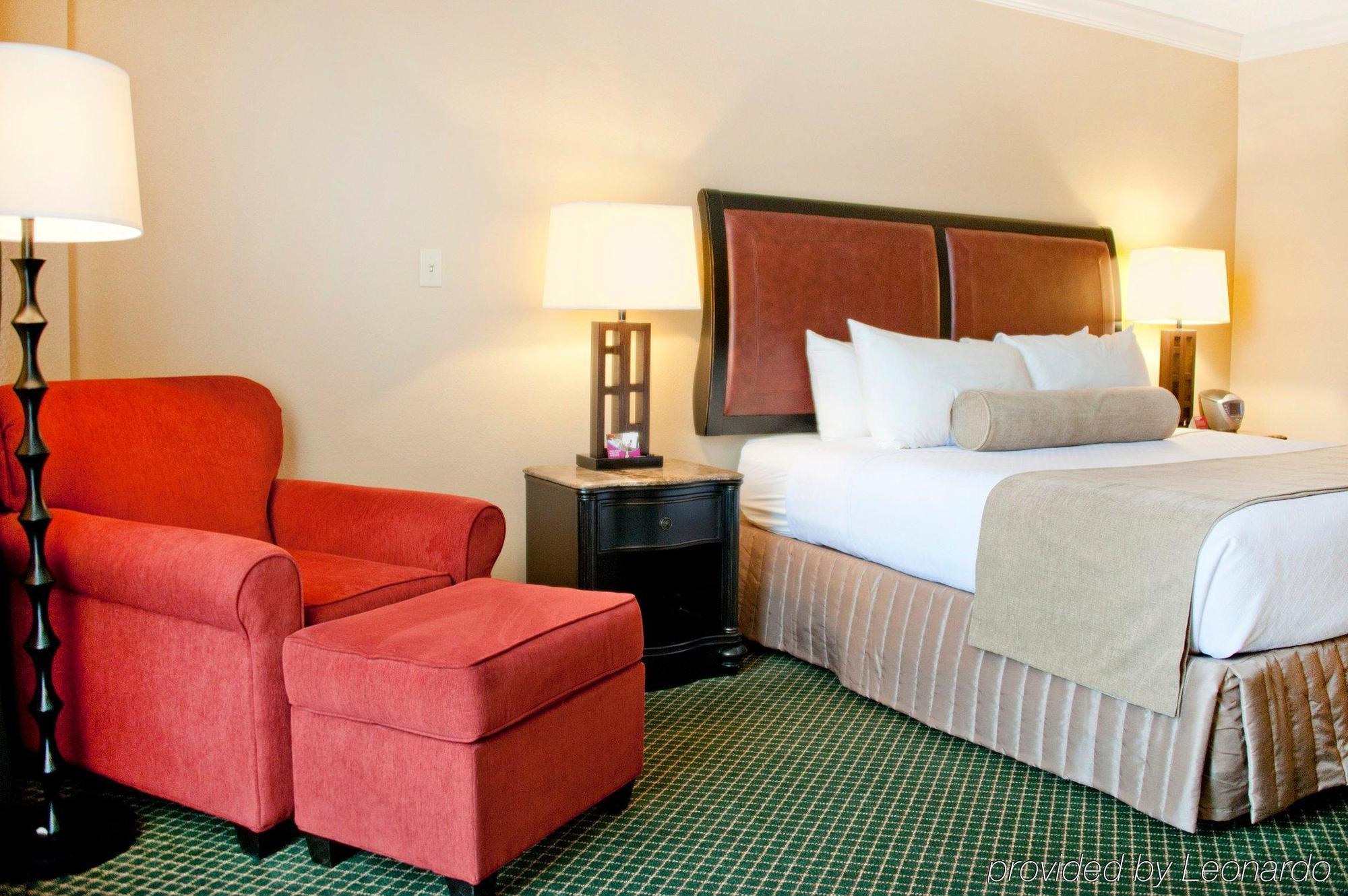 Готель Crowne Plaza Pensacola Grand Екстер'єр фото