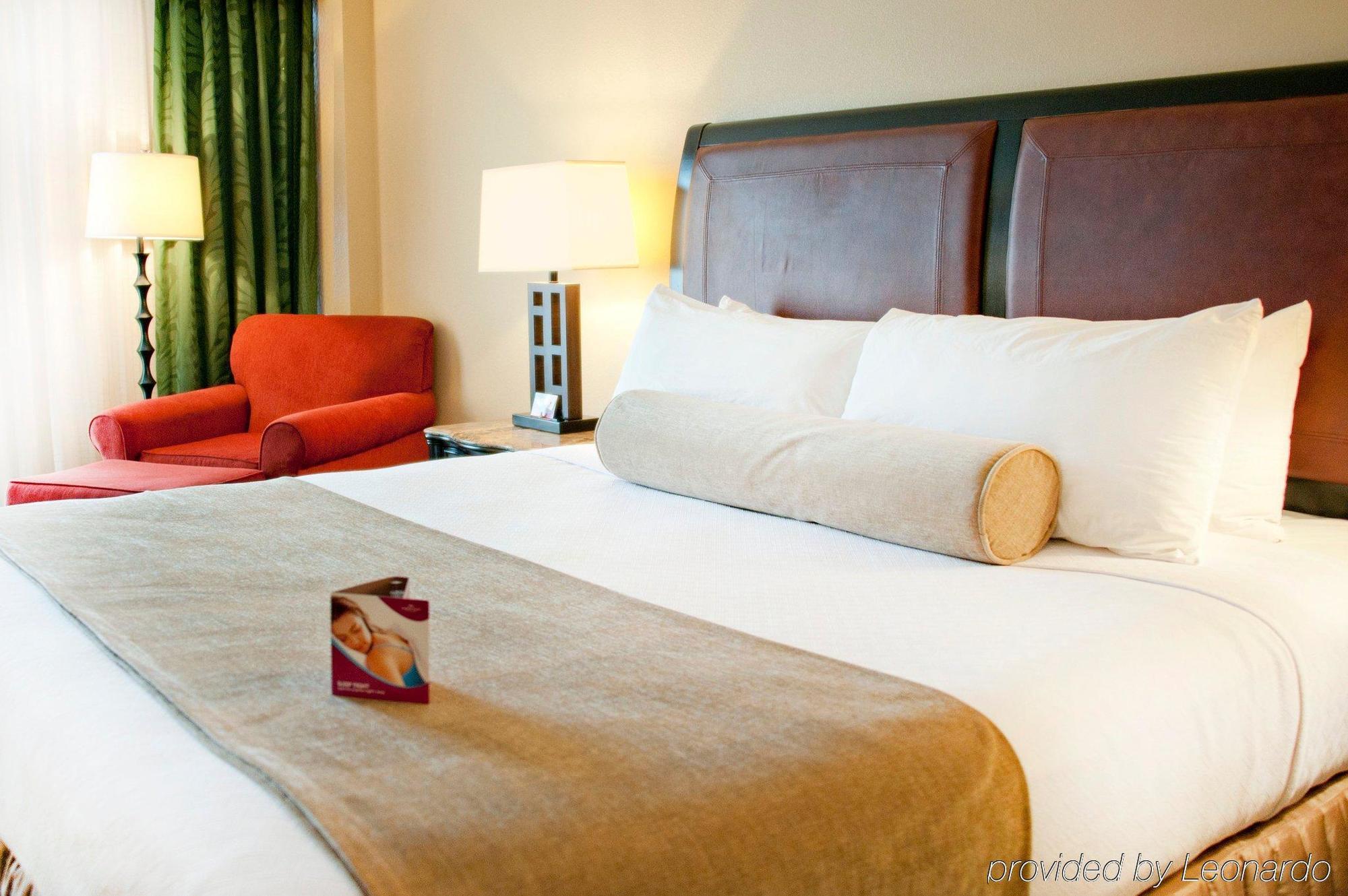 Готель Crowne Plaza Pensacola Grand Екстер'єр фото