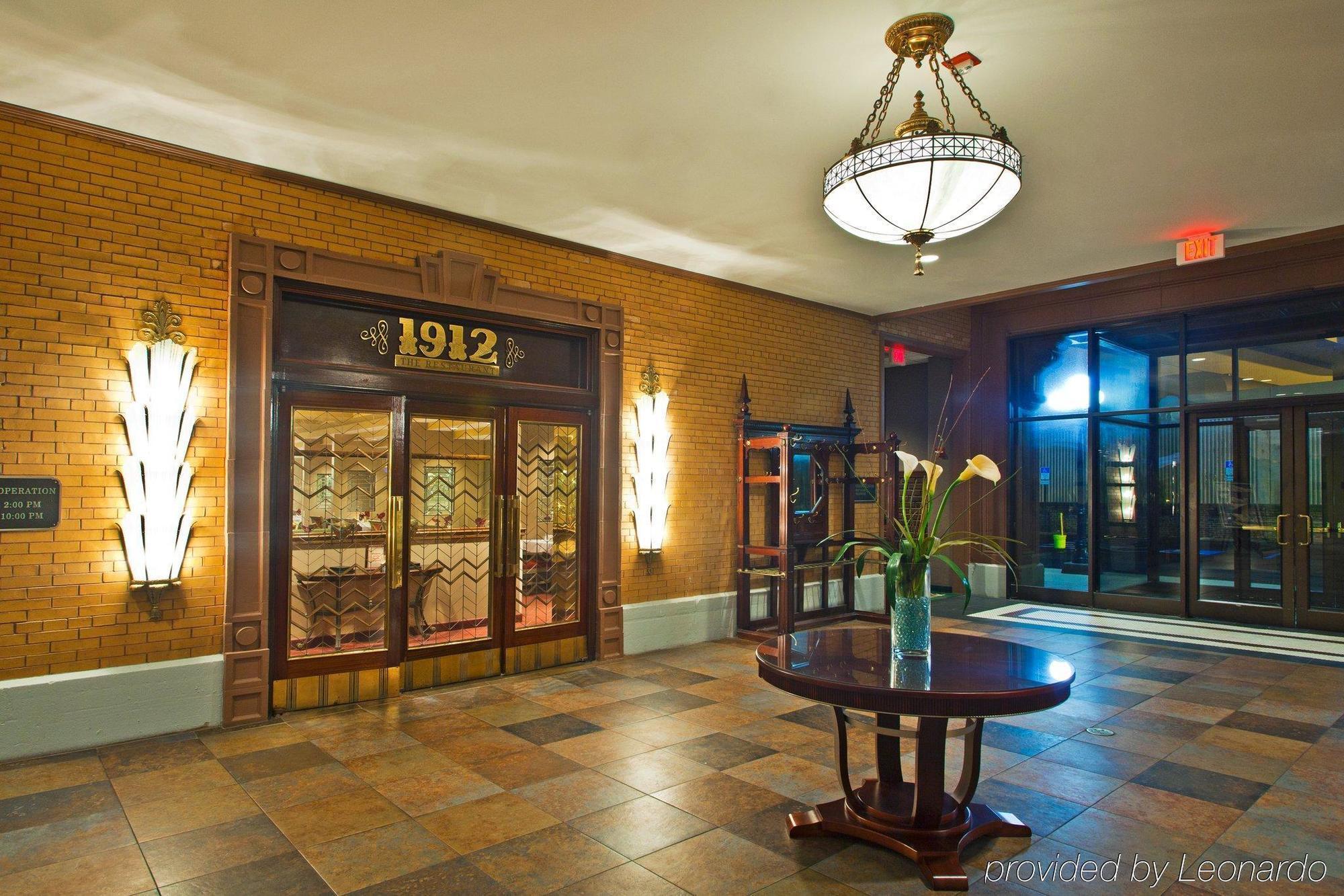 Готель Crowne Plaza Pensacola Grand Екстер'єр фото