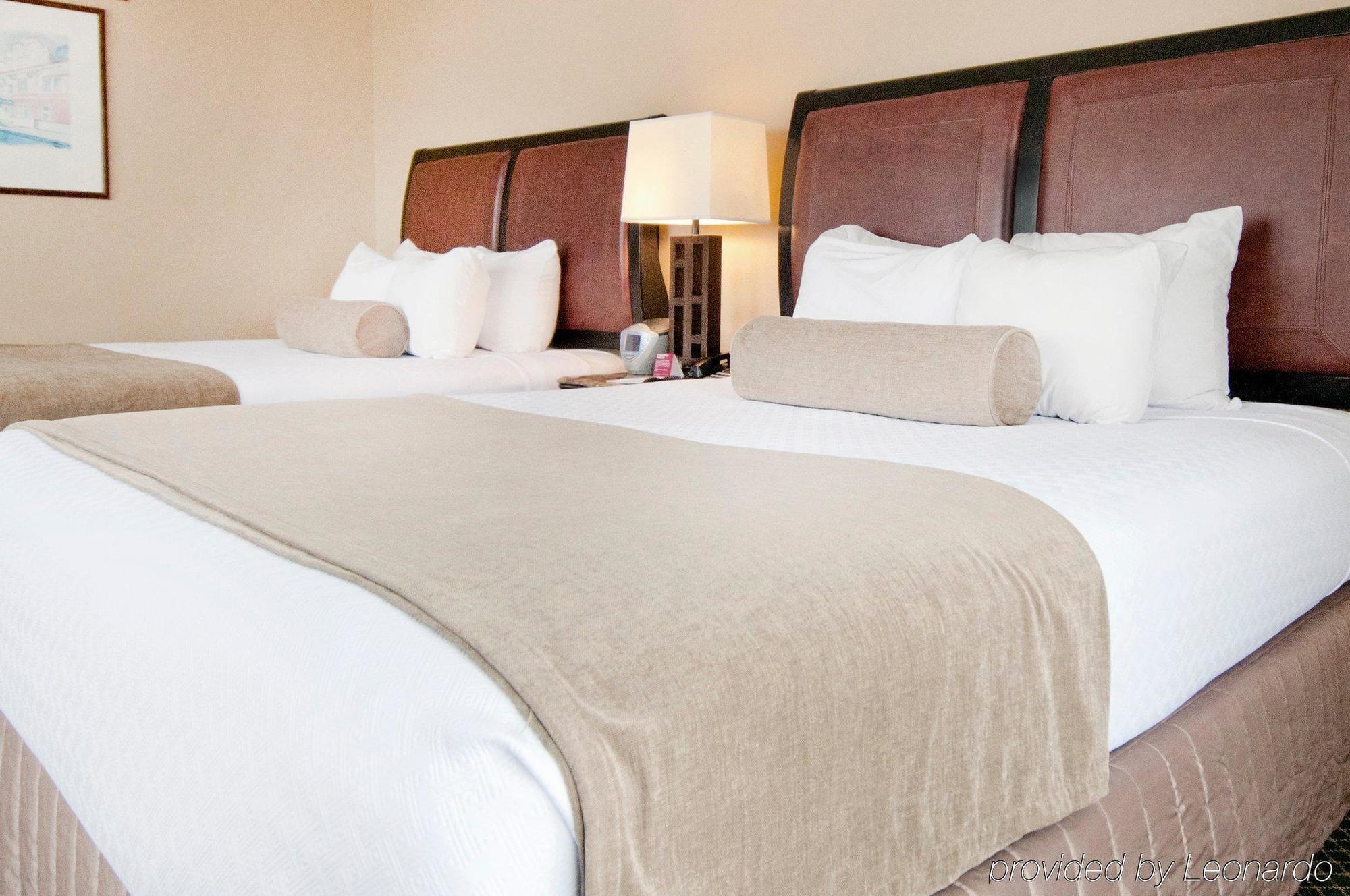 Готель Crowne Plaza Pensacola Grand Екстер'єр фото