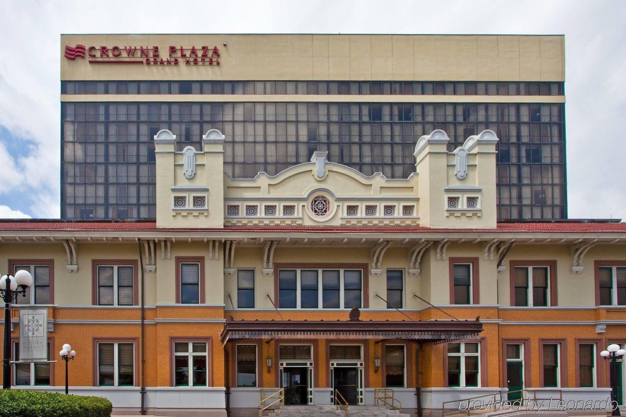 Готель Crowne Plaza Pensacola Grand Екстер'єр фото